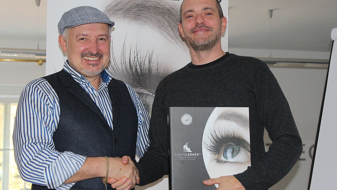 Das LUXUSLASHES® Franchise-Konzept Das LUXUSLASHES® Franchise-Konzept